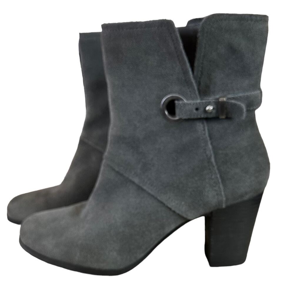 Koolaburra by Ugg ortho footbed. Gray suede side zipper buckle accent size 10